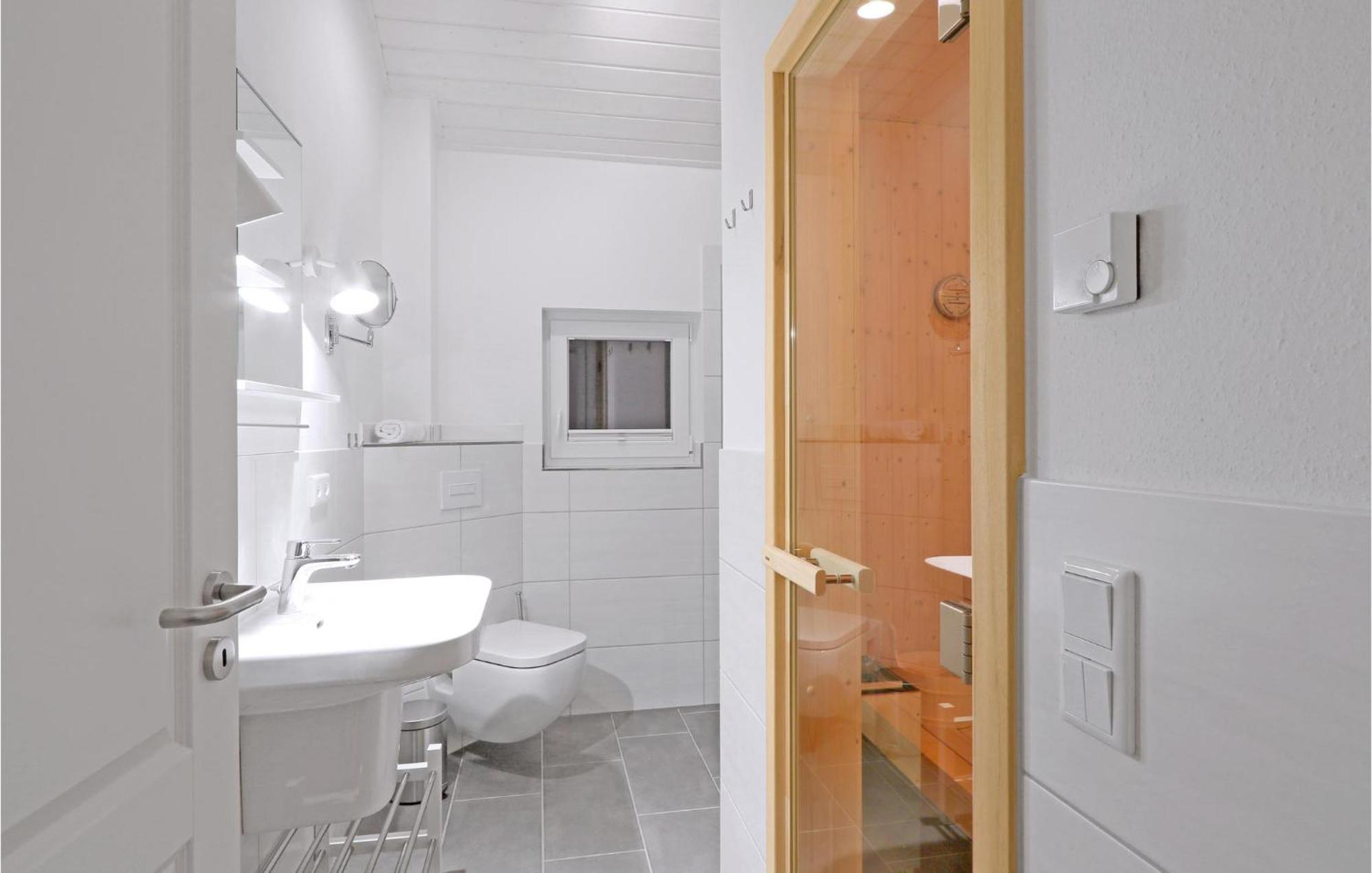 3 Bedroom Stunning Home In Krems Ii-Warderbrueck Gols 外观 照片